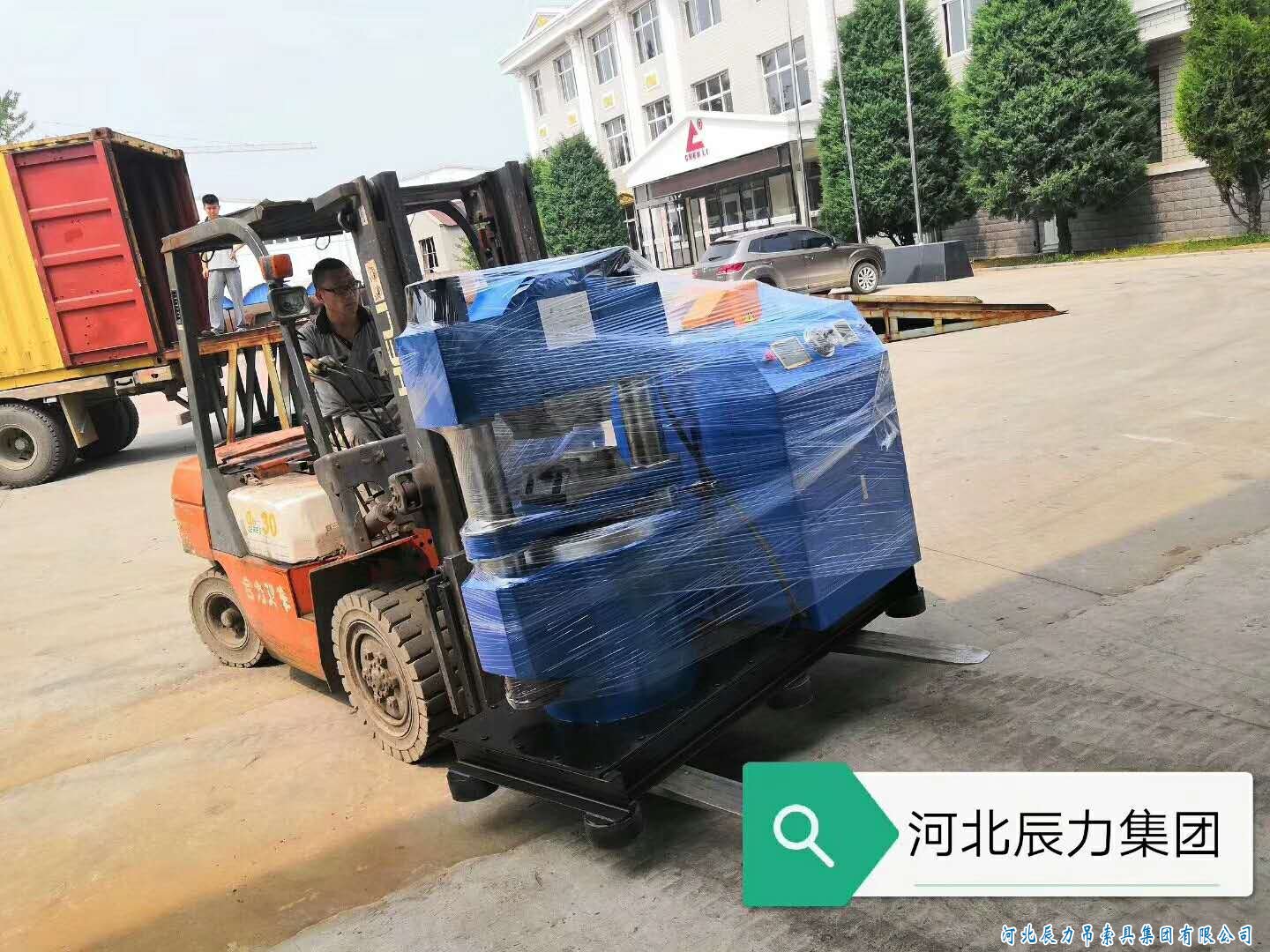 鋼絲繩纏放繩機器，鋼絲繩索具壓制機器，集體裝柜發(fā)貨